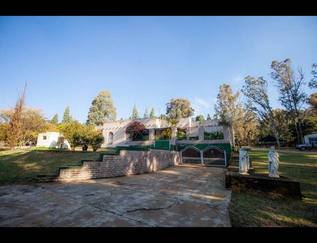 FARM FOR SALE IN EIKENHOF